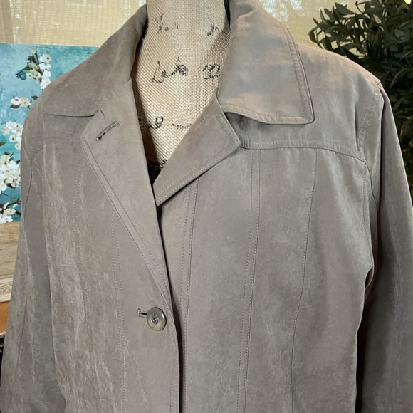 NWT women's coat SIZE L  REGENT PARK  London zip out lining sueded tan - Picture 1 of 12